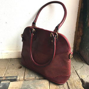 Berry tote bag with cut out detail